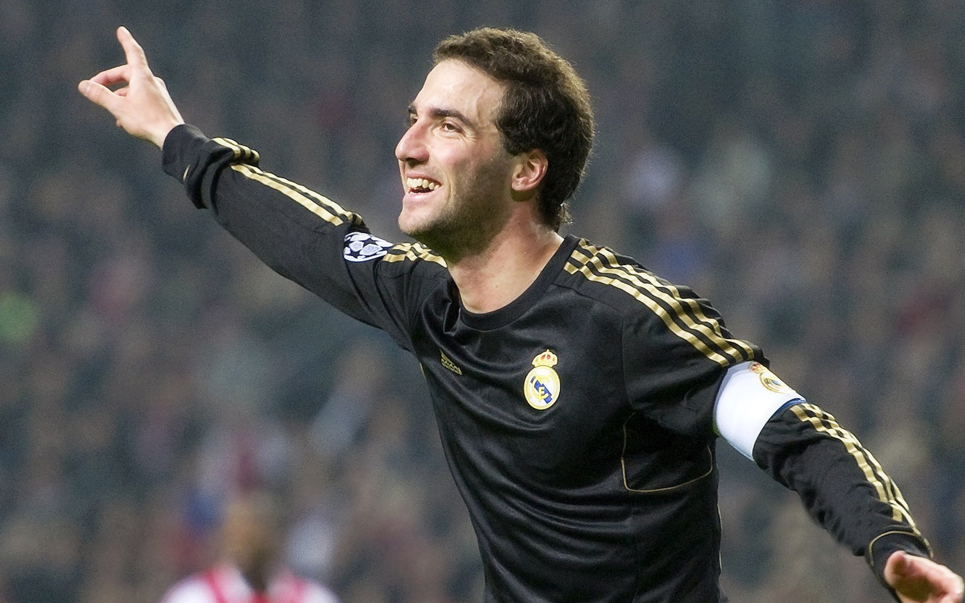 世界跆拳道巡回赛中国男队首夺金牌，2021跆拳道世界冠军